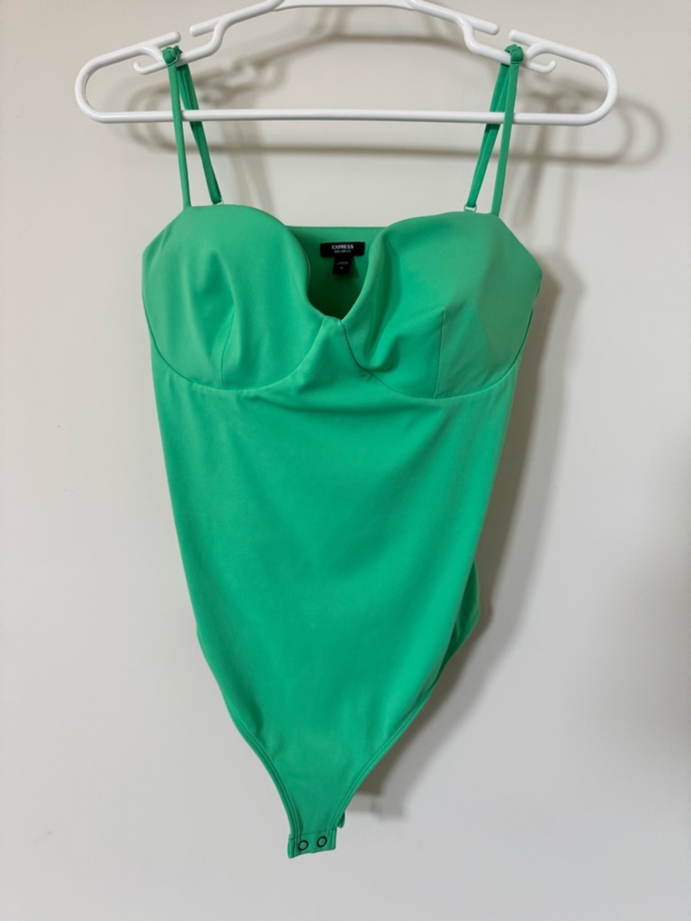 Express Green Padded Bust Bodysuit | Size M Adjustable Straps Snap Closure 💚